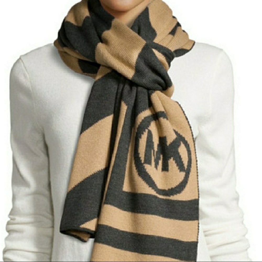 Michael Kors Long Scarf thick & warm